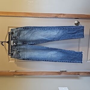 Fidelity Denim size 27 girlfriend jean